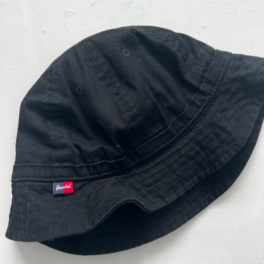 Black Herschel bucket hat